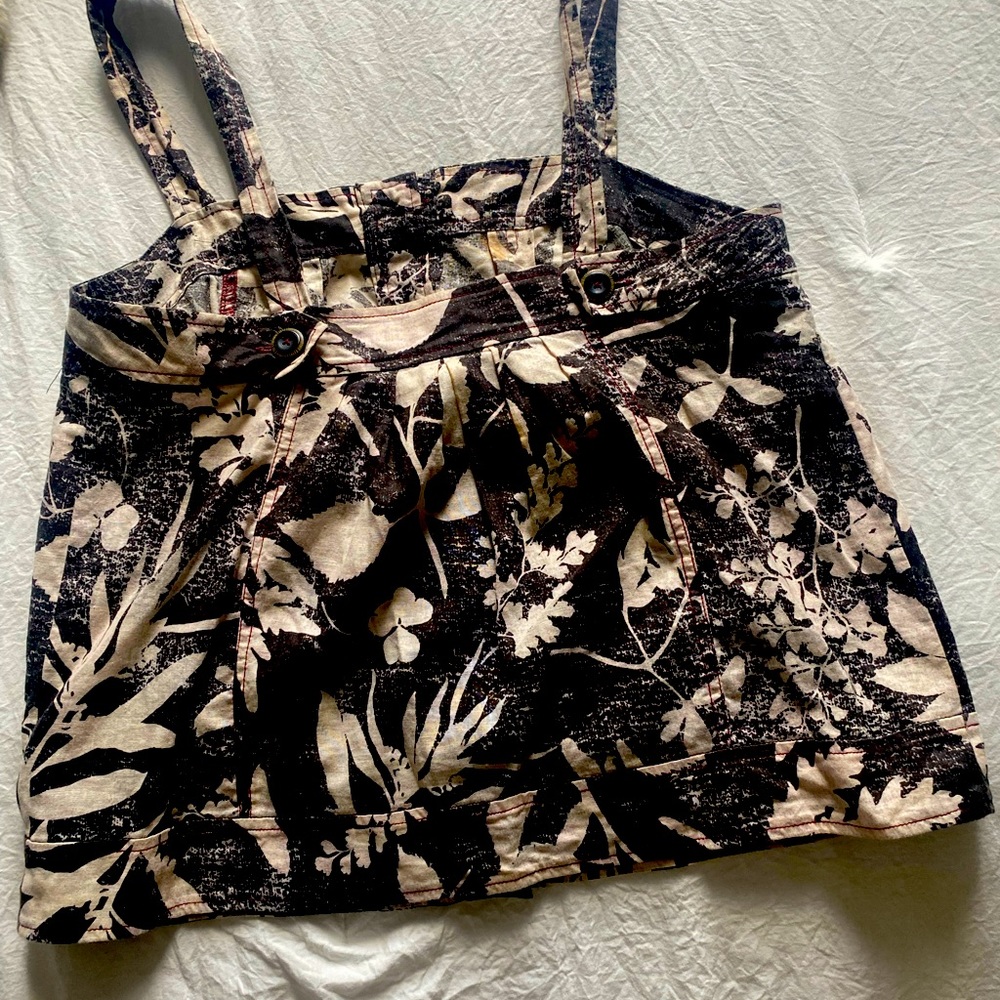 Tank top blouse with flower prints